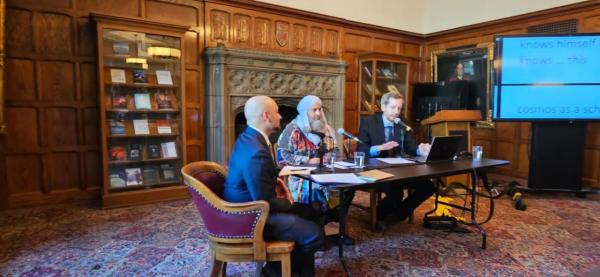 أثارت جدلا واسعا ... تفاصيل محاضرة شيخ "الطريقة الكركريّة" حول الذكاء الاصطناعي بأعرق جامعات شيكاغو